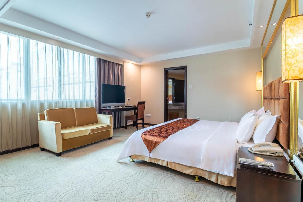 Fortune Hotel Guangzhou Exterior photo