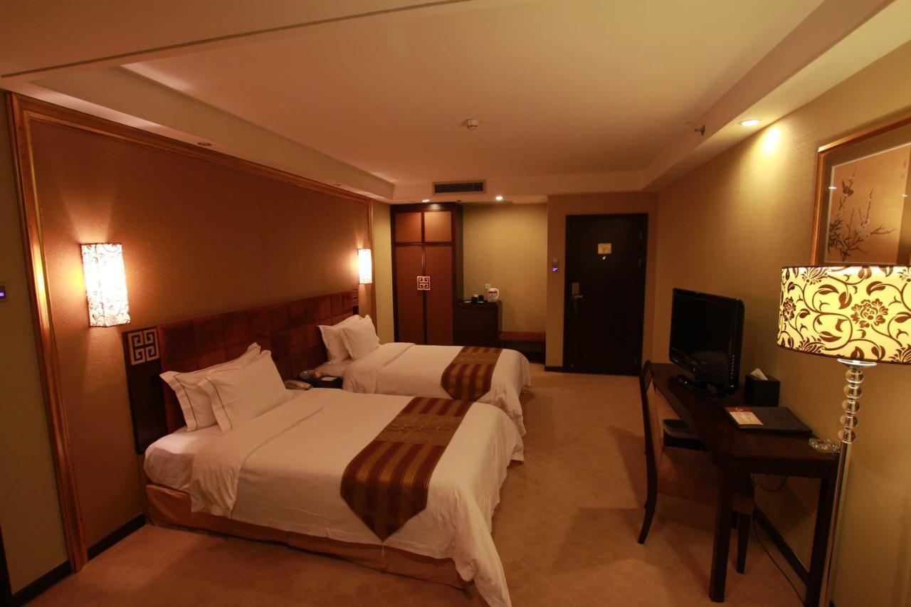 Fortune Hotel Guangzhou Exterior photo